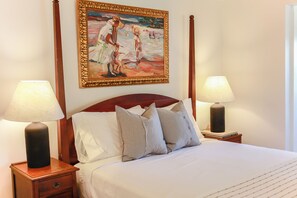 3 Schlafzimmer, Schreibtisch, Bügeleisen/Bügelbrett, Reisekinderbett