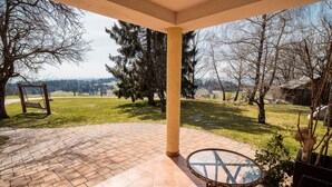 Unclassified image, 2 of 28, button - Vibrant and Elegant Residence With Hot-tub (Ivancna Gorica)