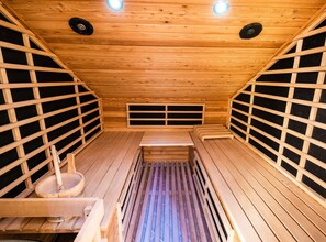 Sauna - Vibrant and Elegant Residence With Hot-tub (Ivancna Gorica)