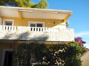 Apartment (Two Bedroom Apartment A2) | Exterior - Beachfront Apartments Plaža (Jelsa)