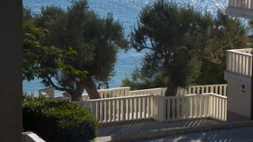 Apartment (Two Bedroom Apartment A2) | Terrace/patio