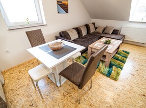 Living room - City Modern and Vibrant Apartments Ljubljana (Ljubljana)