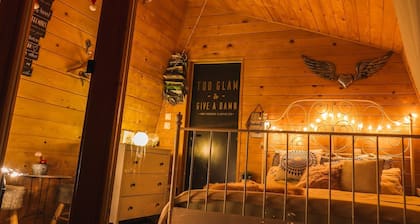 Rustic Refuge Glamping With Hot-tub and Sauna