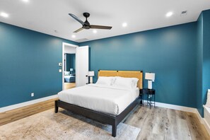 5 soverom, skrivebord, strykejern/-brett og wi-fi (inkludert)