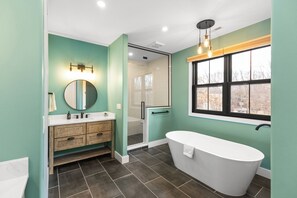 Hair dryer, towels - Pool, Hot Tub All Year! Fire Pit, Sauna, Walk To Beach (New Buffalo)