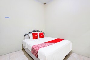 Deluxe Double Room - Hotel O Jalan Malioboro Near Stasiun Tugu Yogyakarta Formerly Hotel Baru (Yogyakarta)