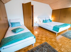 House (Two Bedroom Holiday Home) | 2 bedrooms, cribs/infant beds - Idyllic Mountain Getaway Holiday Home (Ljubno)