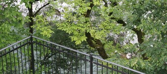 Riverside Rustic Ridge Apartments With Balcony