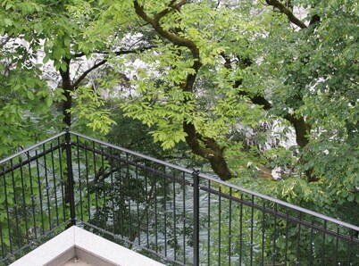 Riverside Rustic Ridge Apartments With Balcony