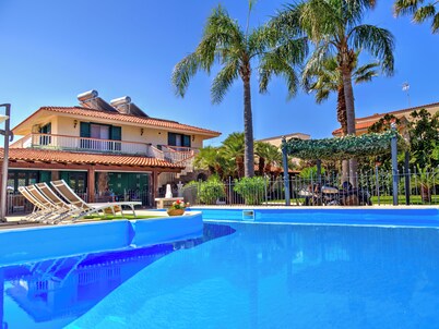 Villa of the Freesia