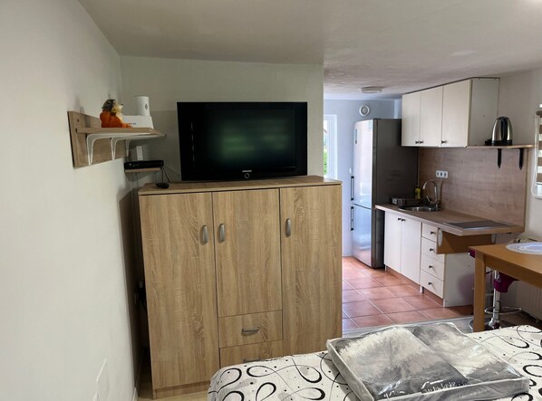 Room - Meadow Tranquil Apartments With Evergreen Garden (Žirovnica)