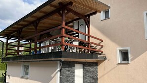 Estudio (Studio Apartment) | Exterior