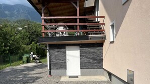 Estudio (Studio Apartment) | Exterior