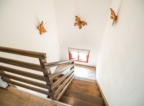 Cottage (Three Bedroom Country House) | Staircase - Bloomfield Retreat Country House With Sauna (Recica ob Savinji)