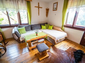 Småhus (Three Bedroom Country House) | Oppholdsrom | Stereoanlegg