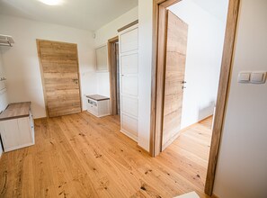 منزل (Two Bedroom Holiday Home with Mountai) | الردهة
