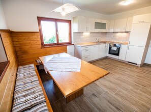 Casa (Two Bedroom Holiday Home with Mountai) | Cocina privada | Refrigerador 
