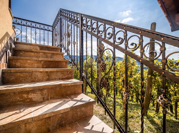 House (Two Bedroom Holiday Home with Mountai) | Staircase - Serene Hollow Holiday Home With Mountain View (Brežice)