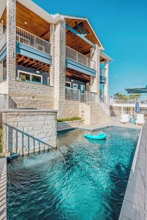 Outdoor pool - Big Blue on Lake LBJ with Pool & Spa (Kingsland)