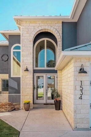 Exterior detail - Big Blue on Lake LBJ with Pool & Spa (Kingsland)