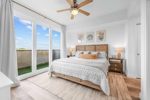 2 bedrooms, iron/ironing board, travel cot, WiFi - RIVER FLY IN: Sunshine Suite, Waterfront 2BR (Merritt Island)
