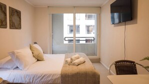 Iron/ironing board, WiFi, bed sheets
