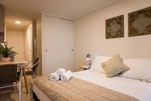 Iron/ironing board, WiFi, bed sheets - Cozy Studio Prime Location | The Heart of Santiago (Santiago)