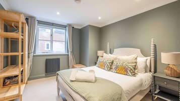 2 soverom, strykejern/-brett, wi-fi og sengetøy