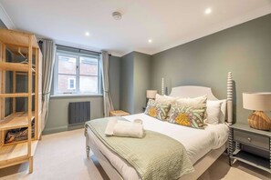 2 soverom, strykejern/-brett, wi-fi og sengetøy