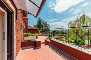 Luxury Quadruple Room, 2 Bedrooms, Garden View | View from room - La Villetta nel parco (Rome)