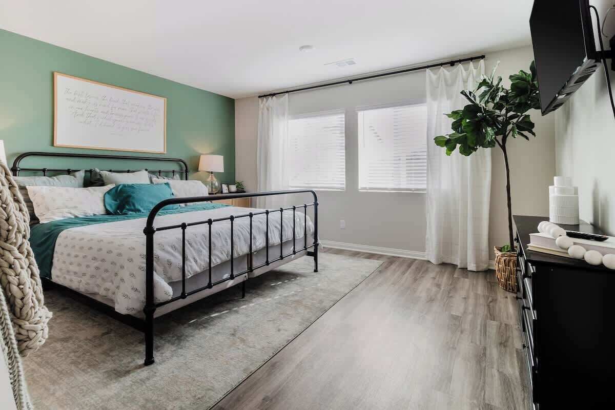 3 bedrooms, iron/ironing board, free WiFi, bed sheets