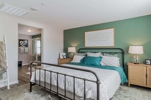 3 chambres, fer et planche à repasser, Wi-Fi gratuit, draps fournis