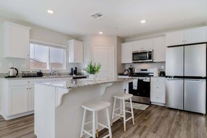 Fridge, microwave, oven, stovetop - Spacious 3BR Home w/ Lake Access & Mountain Views (San Jacinto)