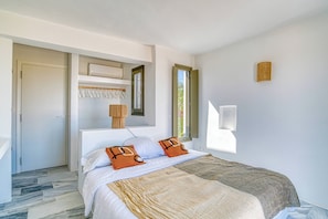 5 bedrooms, WiFi, bed sheets - Stone Pine House | Antiparos (Soros)