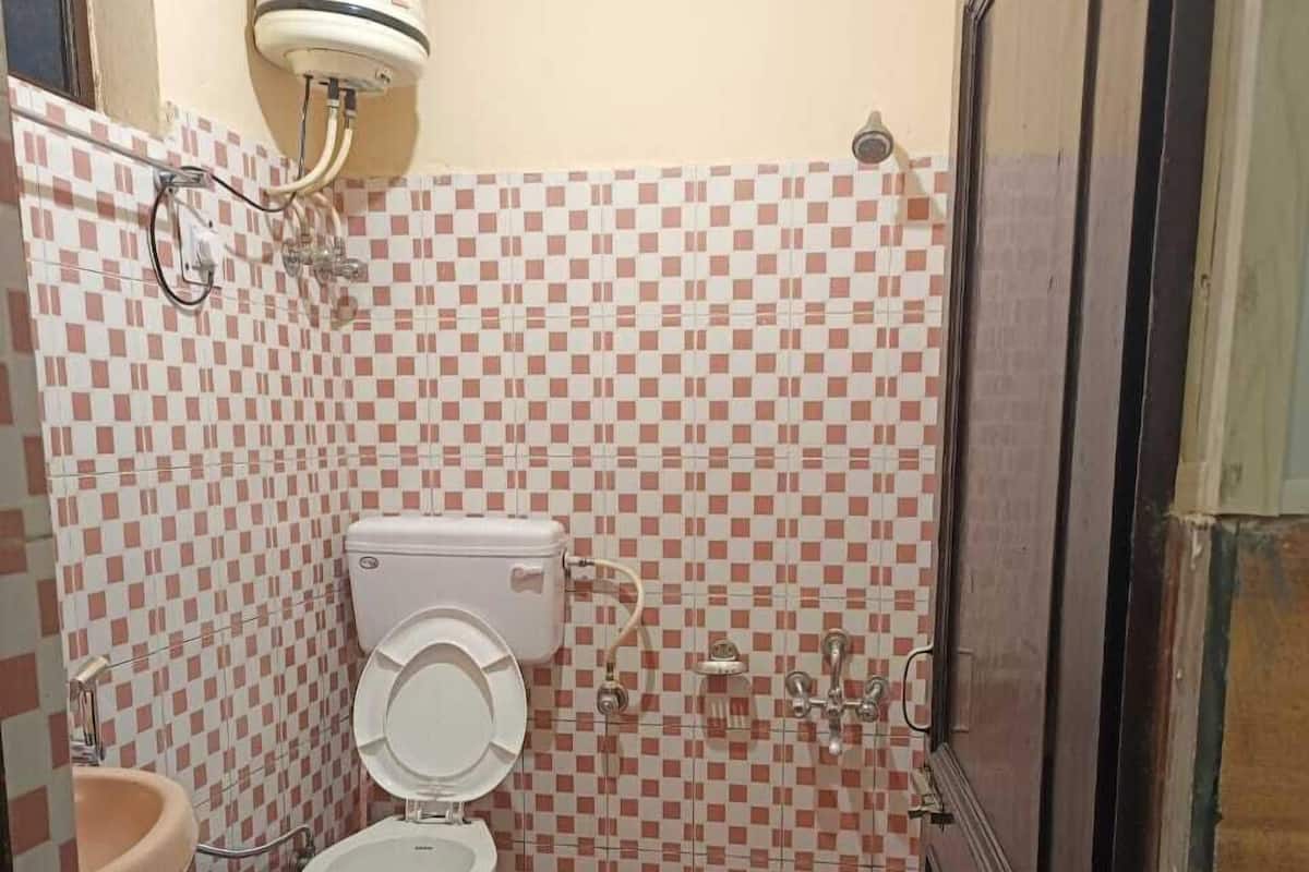 Single Room | Bathroom | Towels