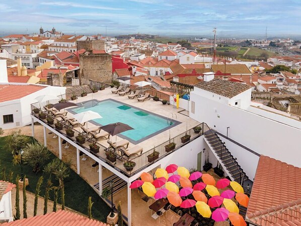 Outdoor pool - Vila Gale Casas D'Elvas Historic Hotel (Elvas)