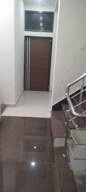 Interior detail - Virendra Palace Guest House (Varanasi)