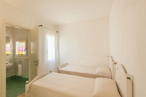 2 bedrooms, rollaway beds, bed sheets