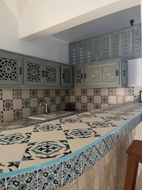 المنشأة من الداخل