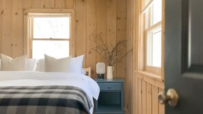 3 bedrooms, desk, iron/ironing board, WiFi