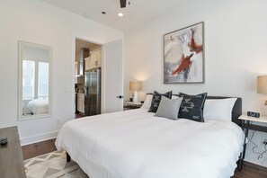 4 habitaciones, escritorio, tabla de planchar con plancha y wifi gratis 