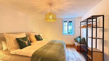 1 bedroom, desk, iron/ironing board, WiFi