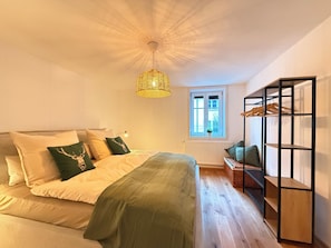 1 Schlafzimmer, Schreibtisch, Bügeleisen/Bügelbrett, WLAN