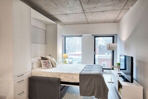 1 bedroom, desk, WiFi, bed sheets