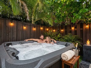 Outdoor spa tub - 6 BR Villa Steps to Ocean, Pool, Sauna & Jacuzzi (Fort Lauderdale)