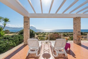 Basic House, Sea View | Terrace/patio