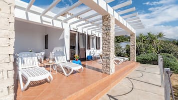 Basic House, Sea View | Terrace/patio