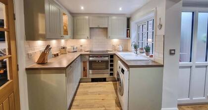 Stunning Cottage in Knutsford by City SuperHost