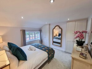 1 bedroom, iron/ironing board, travel crib, WiFi