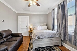 Iron/ironing board, WiFi - Cozy New Renovated 1br Mid City Pad (New Orleans)